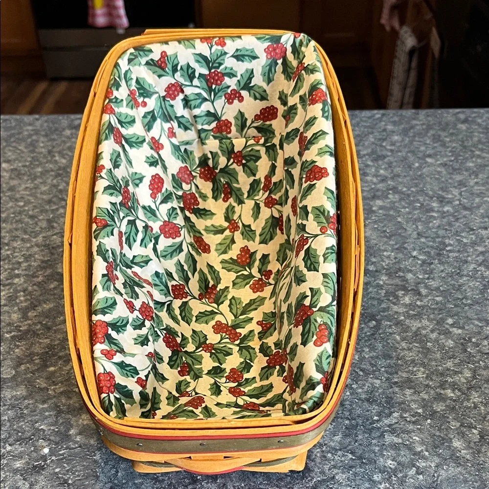 Longaberger Festive Woven sleigh Basket with Holiday Liner